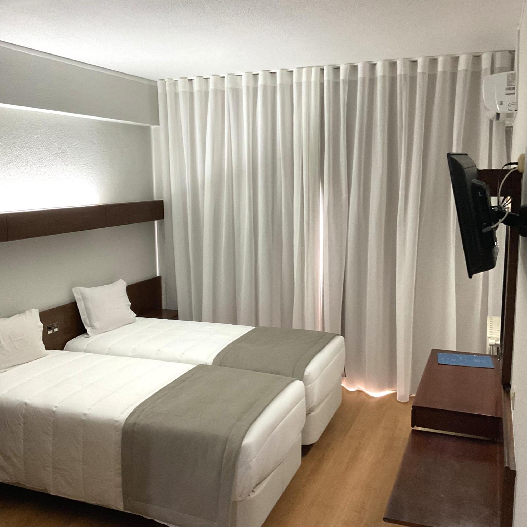 Hotel Costa De Prata 2 & Spa Фигейра-да-Фош Экстерьер фото